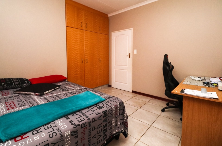 3 Bedroom Property for Sale in Flamwood North West